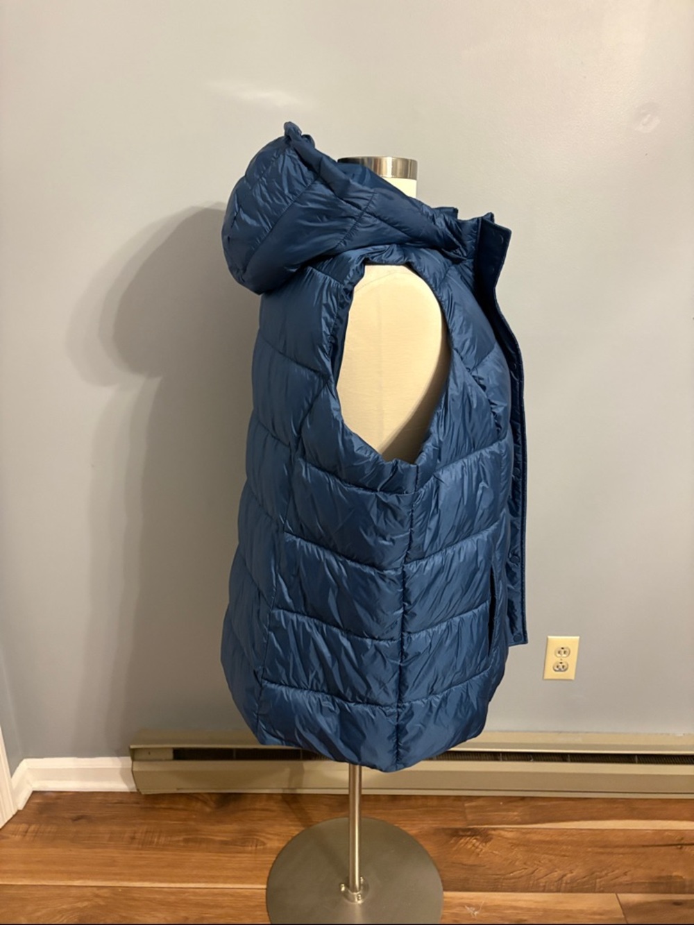 Susan Graver Weekend Navy Quilted puffer vest 3X - Picture 4 of 6